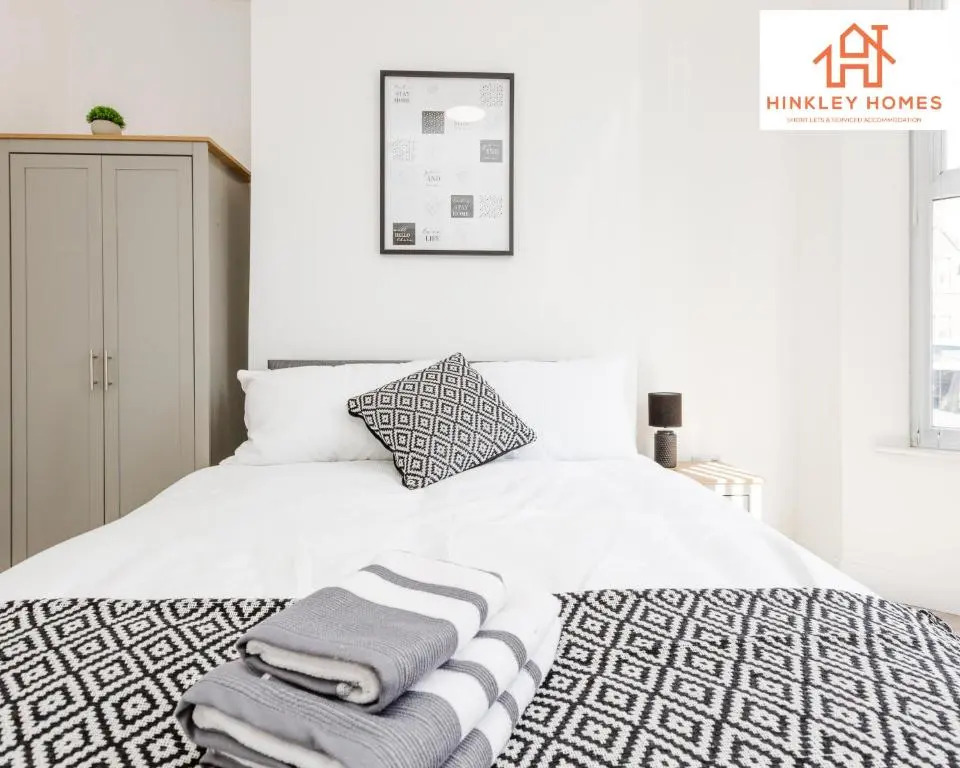 New Immaculate 5bed - Parking - City Links - 5 By Hinkley Homes Short Lets & Serviced Accommodation
