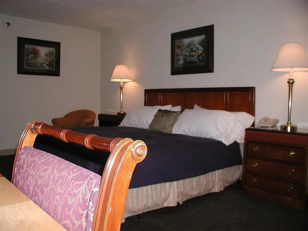 Fairbridge Inn Express At Windsor Oaks