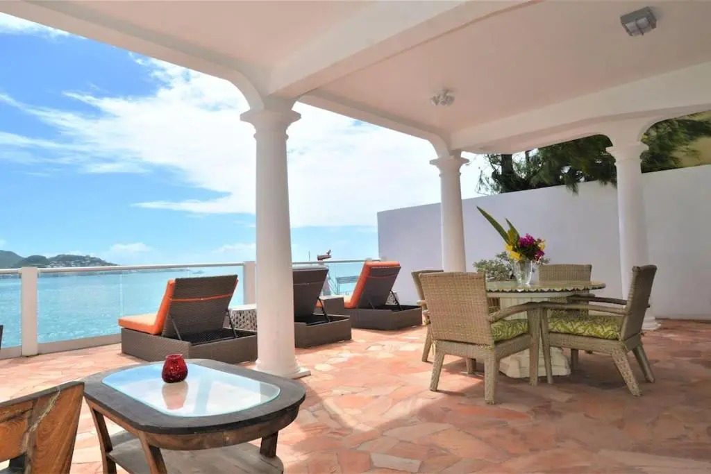 Caribbean Chic ocean front home 3 min to beach