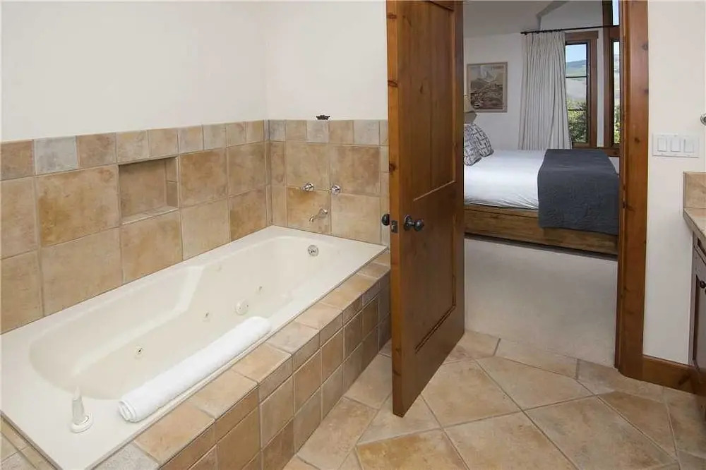Buckhorn Townhome #9 4 Bedrooms 5 Bathrooms Townhouse