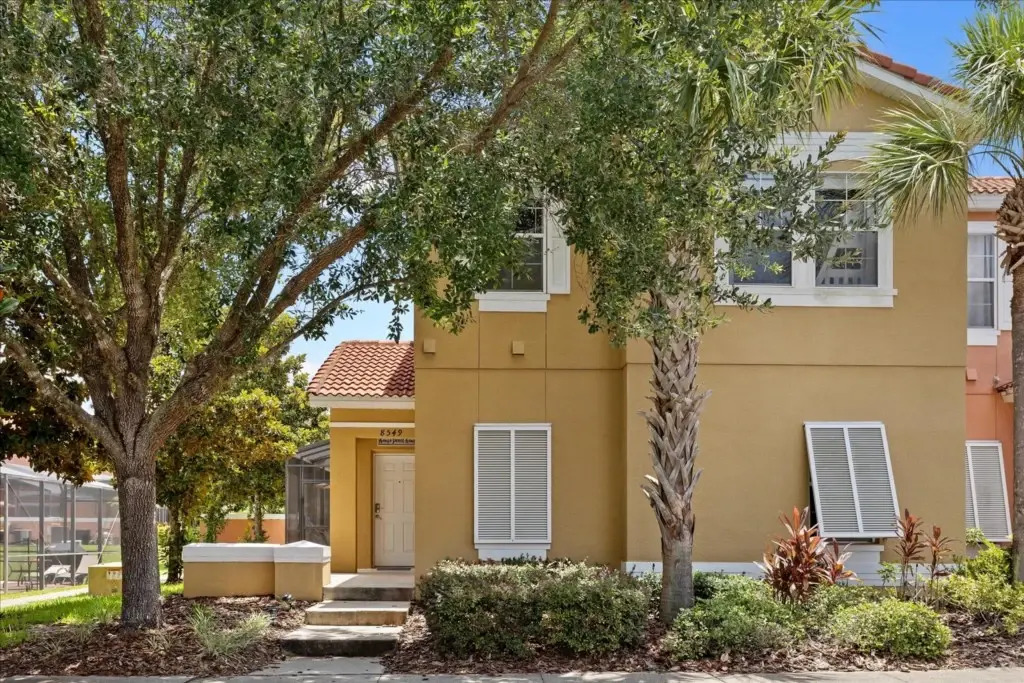 4 Bedrooms 3 Bathrooms Encantada 8549 Bl