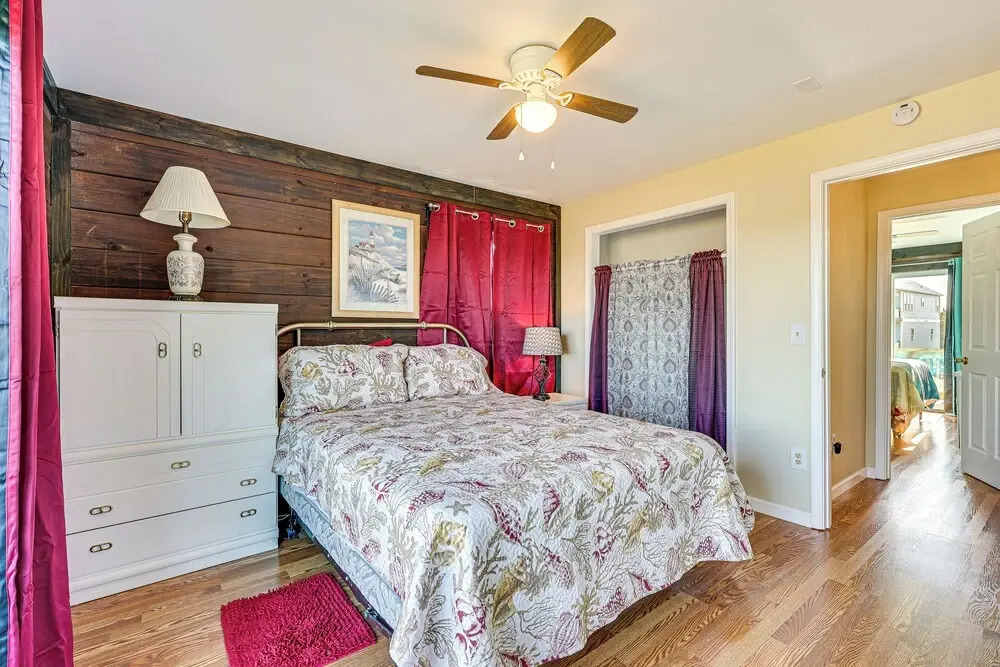 Walk to Beach: Duplex in North Topsail Beach!
