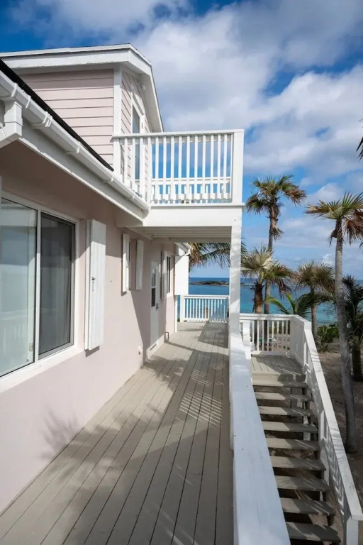 Veselka - Remodeled Home On Double Bay Beach 3 Bedroom Home