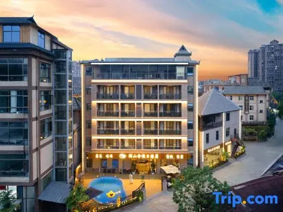 Lanshan She Holiday Hotel (Xishuangbanna Jinghong Menglong Dafosi Manhe Na Scenic Area Branch)