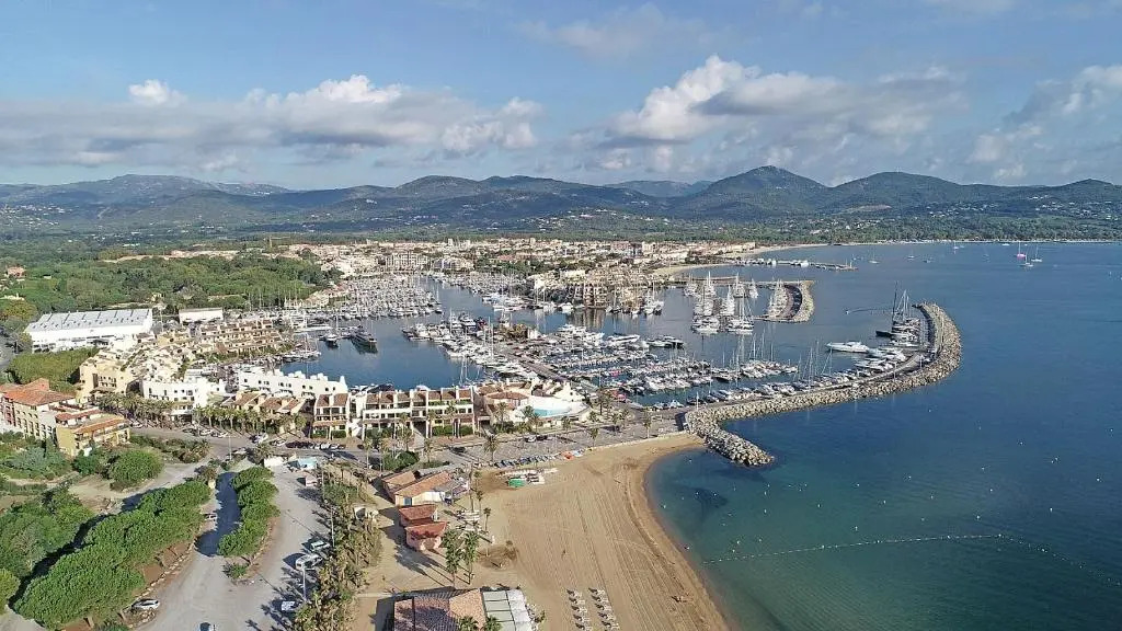 La marina tropézienne,100m plage wifi fibre