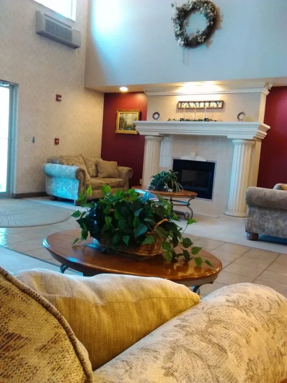 Urbana Inn & Suites