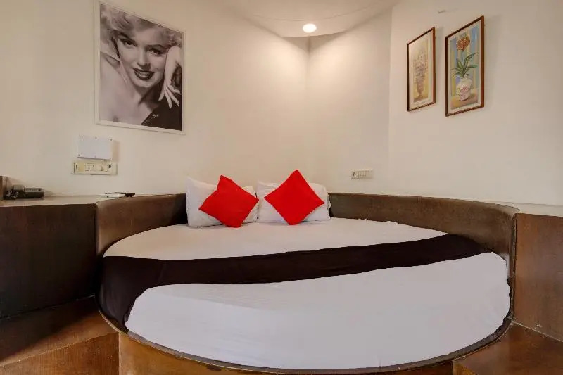 Capital O 77295 Hotel Bansidhar Bhuvan