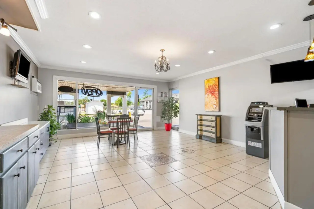 Americas Best Inn & Suites - Downtown Augusta