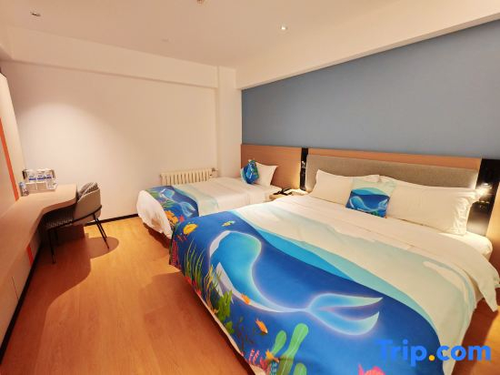 Qingdao Shiguang Hotel (May Fourth Square Ningxia Road Subway Station)