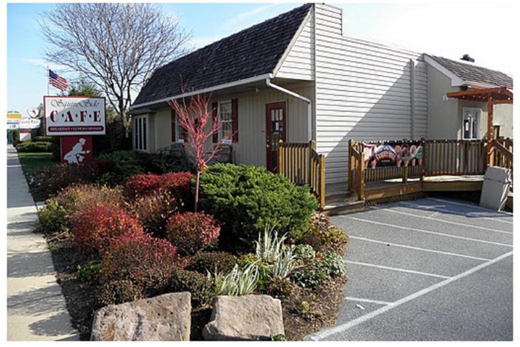 Country Squire Inn and Suites