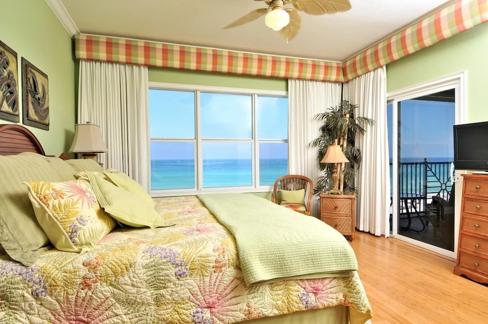 Direct Beach Front Apartment 3