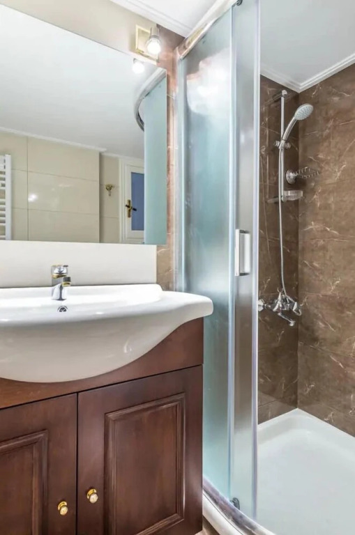 Chic flat in Kolonaki next to American Embassy