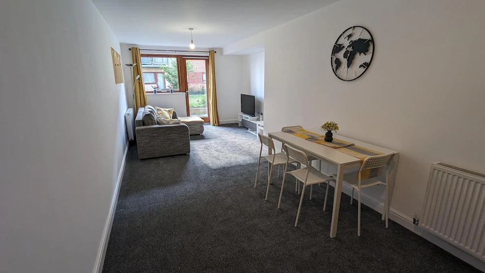 Greenhithe Flat-kent- 20 Mins to London-petsok