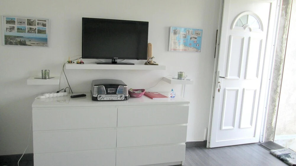 Studio in Vierville-sur-mer, With Enclosed Garden and Wifi