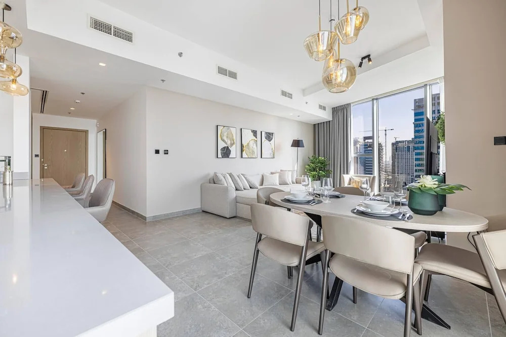 Brand New, Stylish 2br and M, Amazing Marina Views