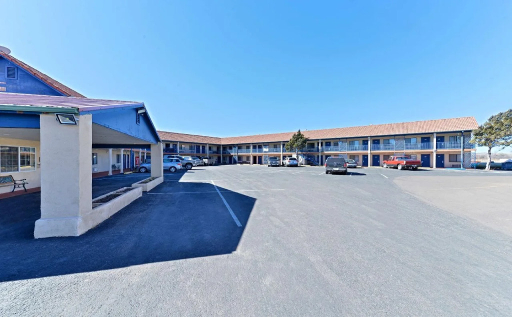 Travel Inn & Suite