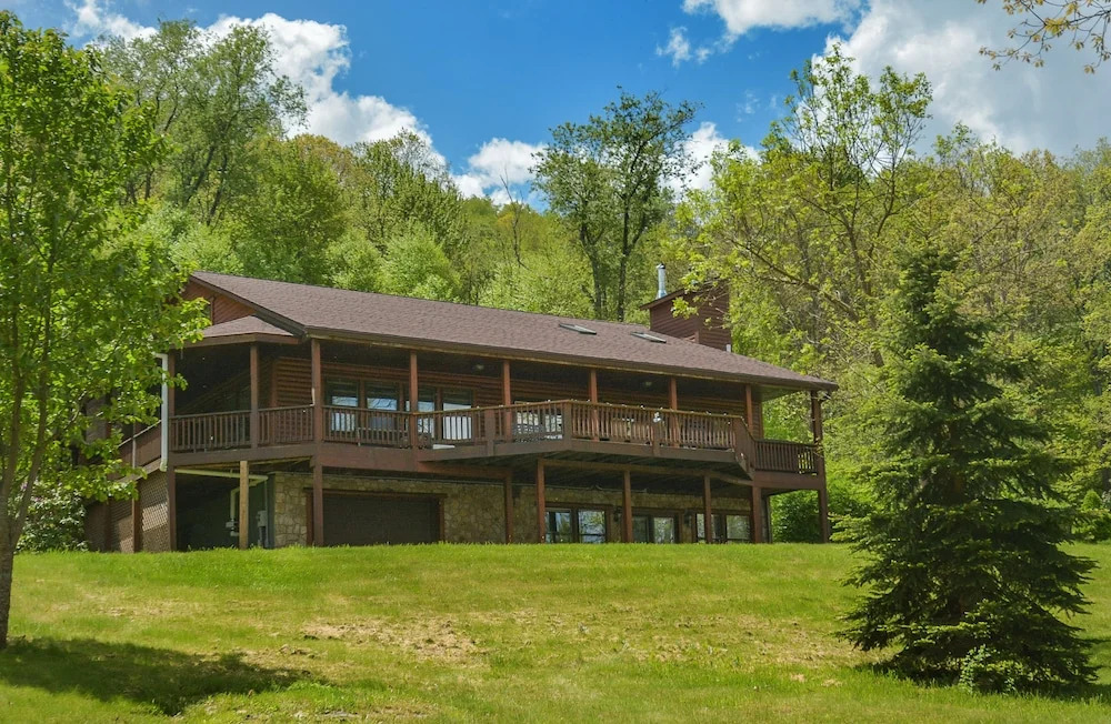 Hillside Retreat 4 Bedroom House