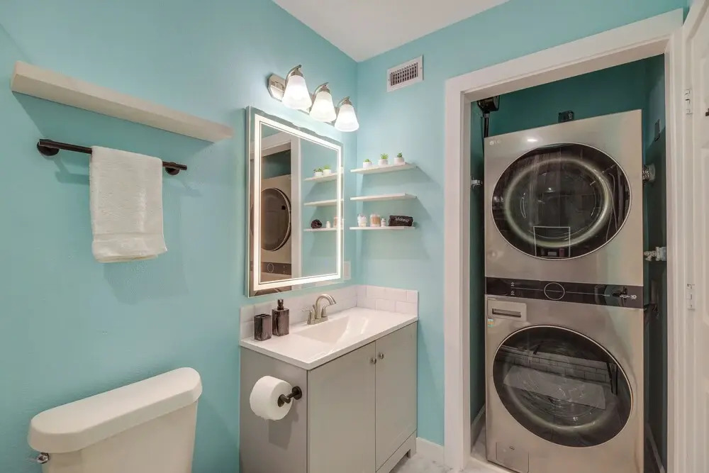 Central Houston Apartment w/ Furnished Patio!