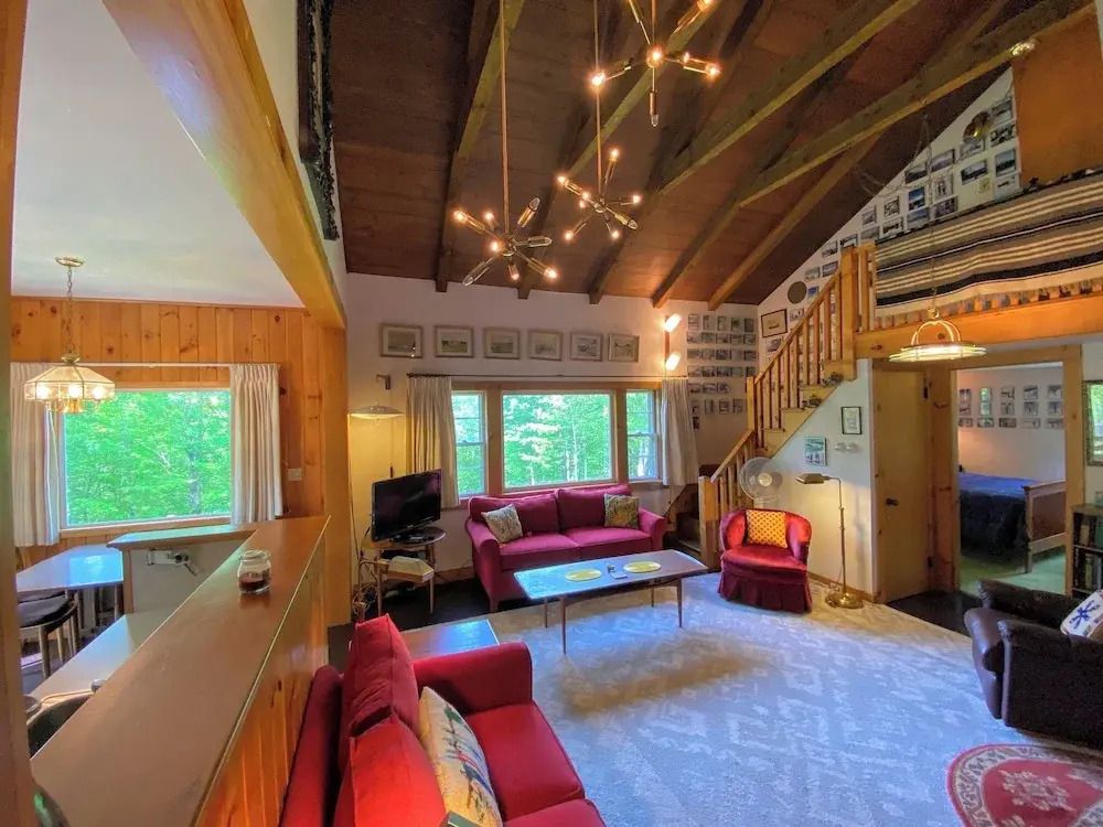 23sr Traditional Austrian Chalet at the Base of Cannon Ski Area in Franconia Notch
