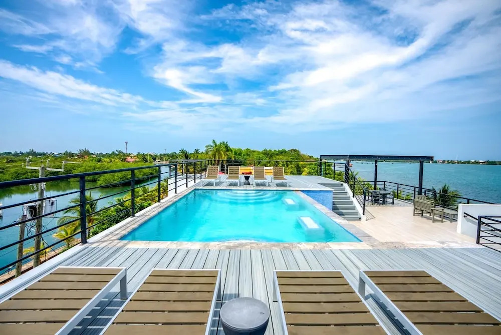 Oceanfront Sunset Gecko Condo - Second Floor 2B