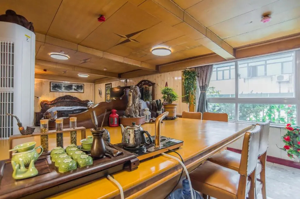 Xian Vintage City Garden Apartment