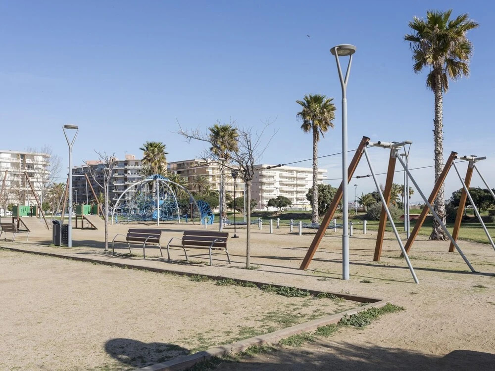 Simplistic Apartment in La Pineda near Sea