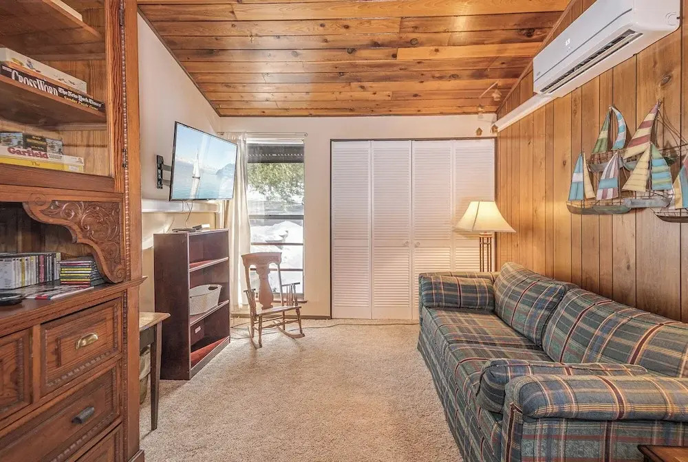 Four Hooppole South G6 by Taylor Made Deep Creek