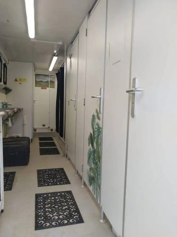 Pilgrims Shepherd's Hut - Goosewell Glynn Glamping