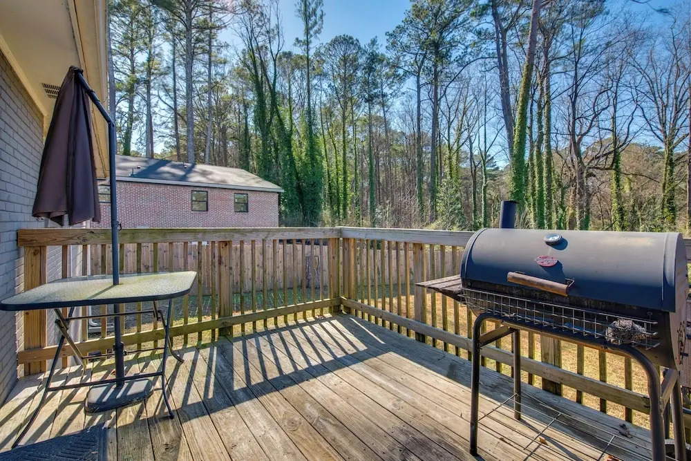 Private Deck, Yard! Family Stay Near Mercedes-benz