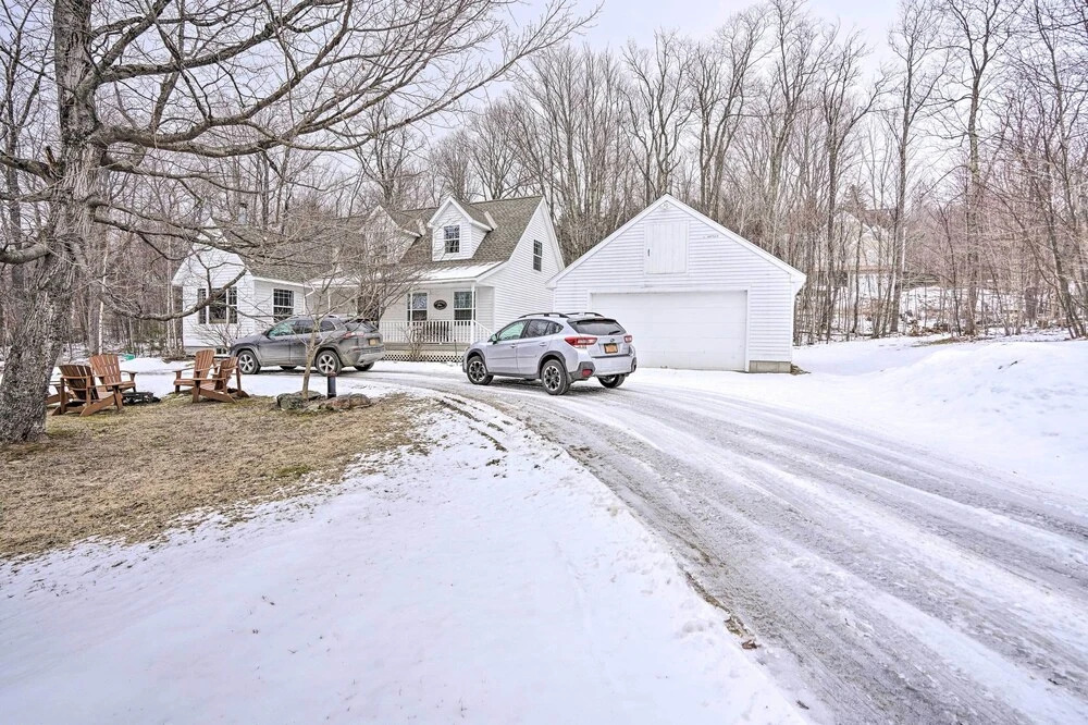 West Dover Getaway w/ Hot Tub: Near Mt Snow!