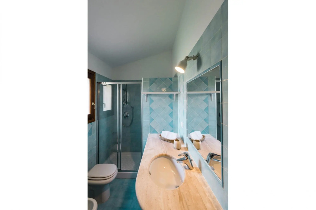 The semi-detached villa, is only another house always in the first row, and is composed of two doubl-PERLACEA 19