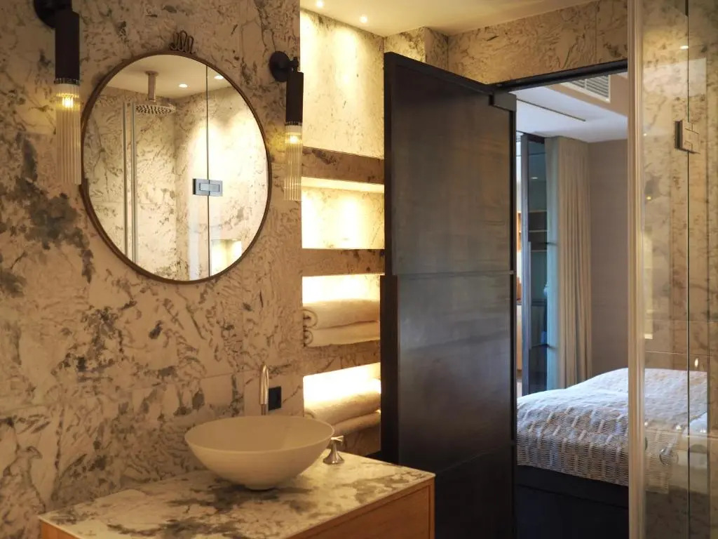 Hypernym Hotel & Suites