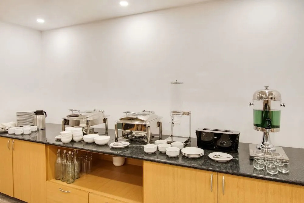 OYO Townhouse 228 Hotel Alana