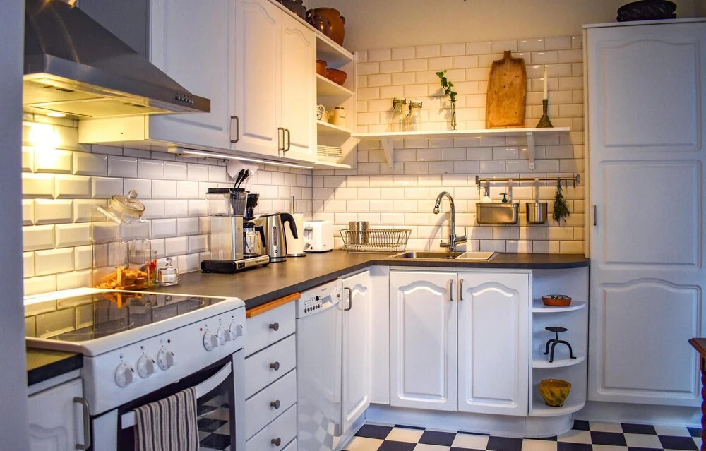 4 Bedroom Beautiful Home In Ystad