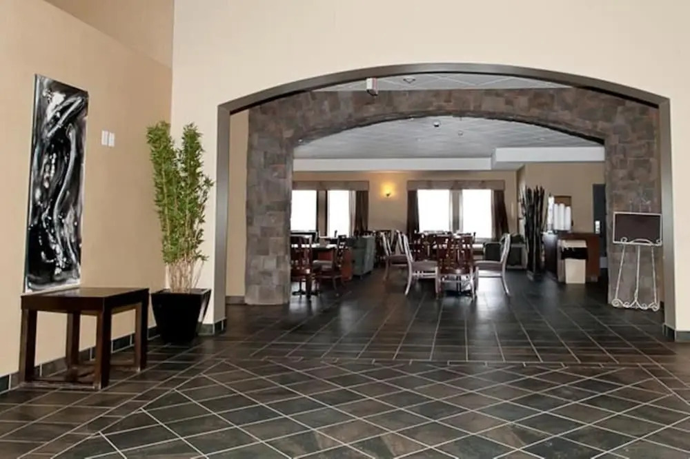 Paradise Inn and Suites