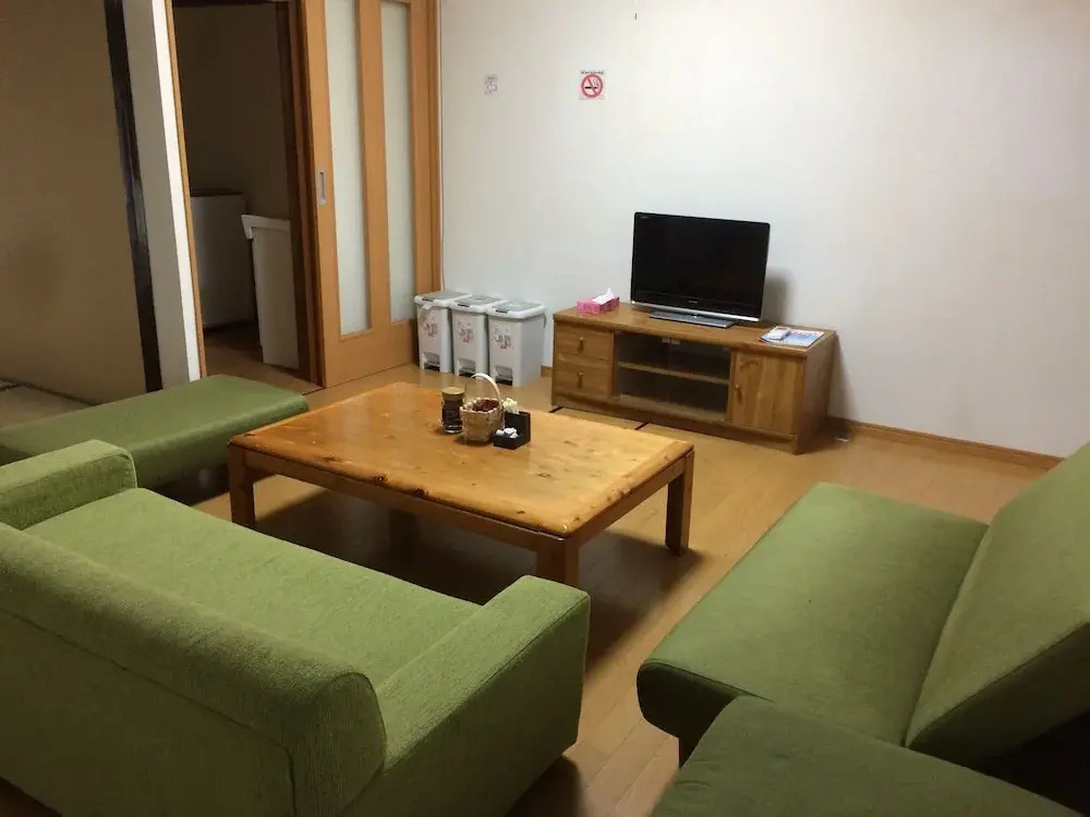 HH1 Private House