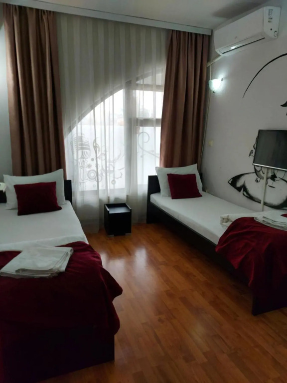 The Bulevard Hotel