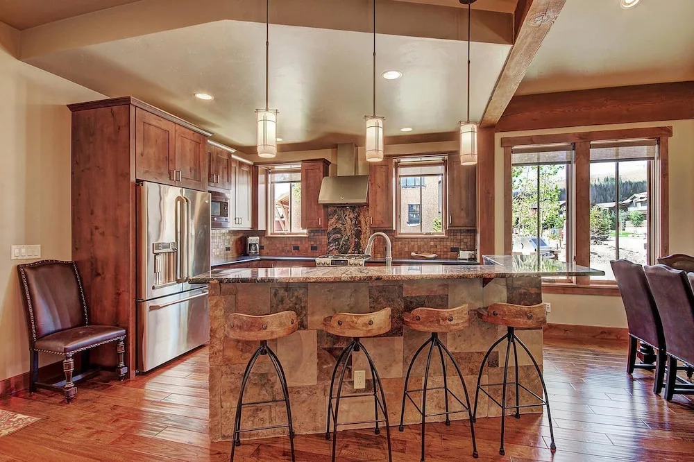 The Shores Lodge 3 Bedrooms 3.5 Bathrooms Home