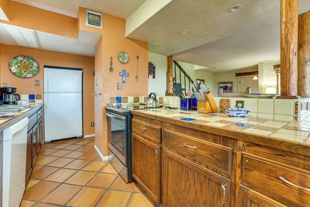 11-min Walk to Santa Fe Plaza! Condo w/ Pool