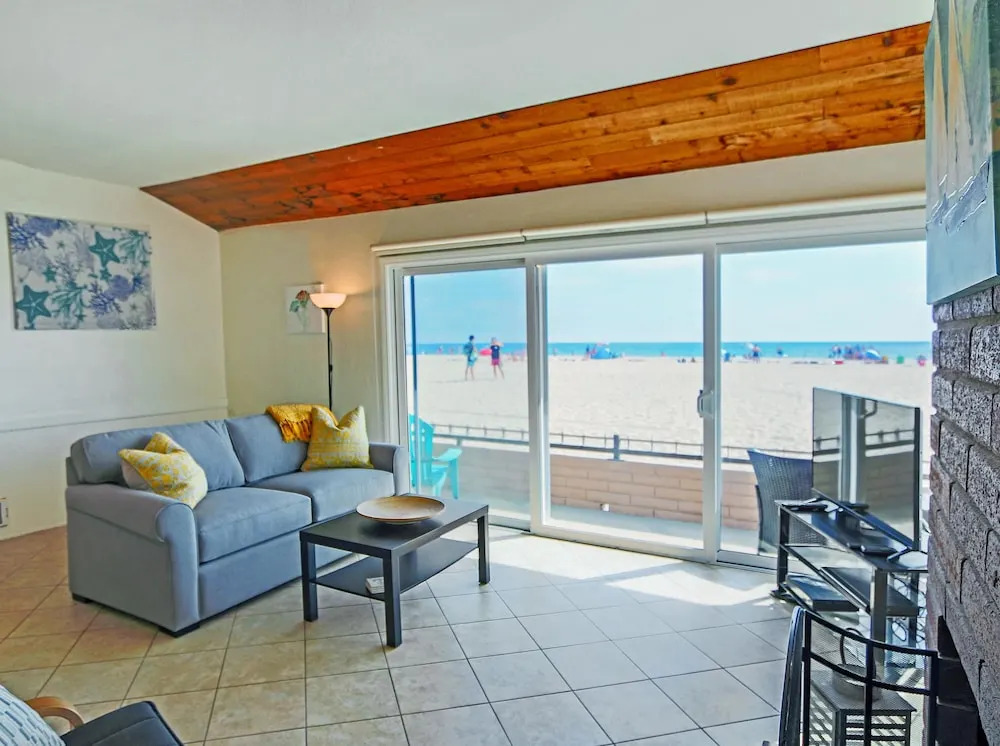 3014 W. Oceanfront 1 Bedroom 1 Bathroom Townhouse