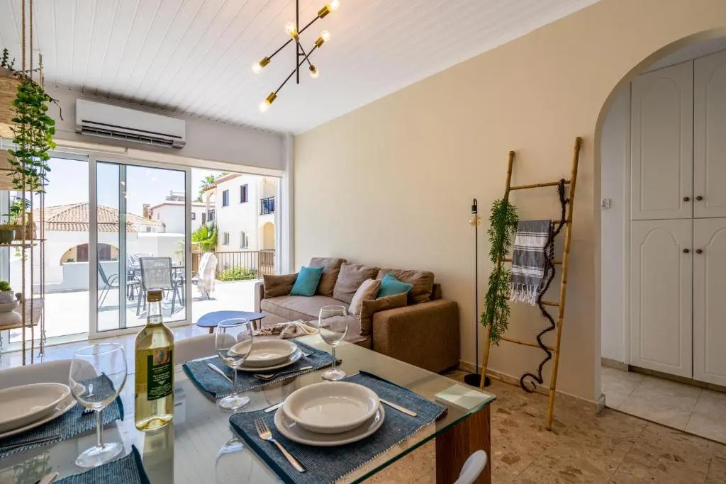 Keylana's 2-BR Apt in Pyla