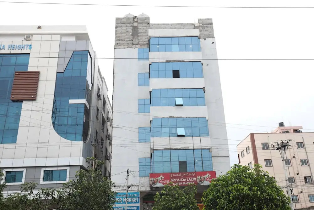 OYO 17279 Royal Inn Hotel