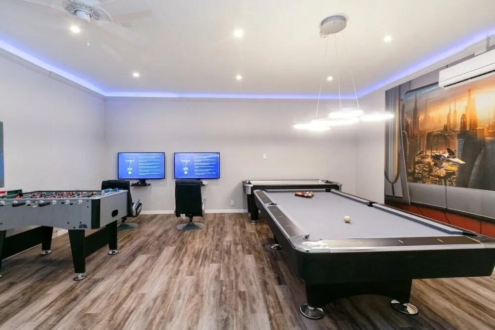 4 Bed / 4 Bath Villa on Windsor Hills Home