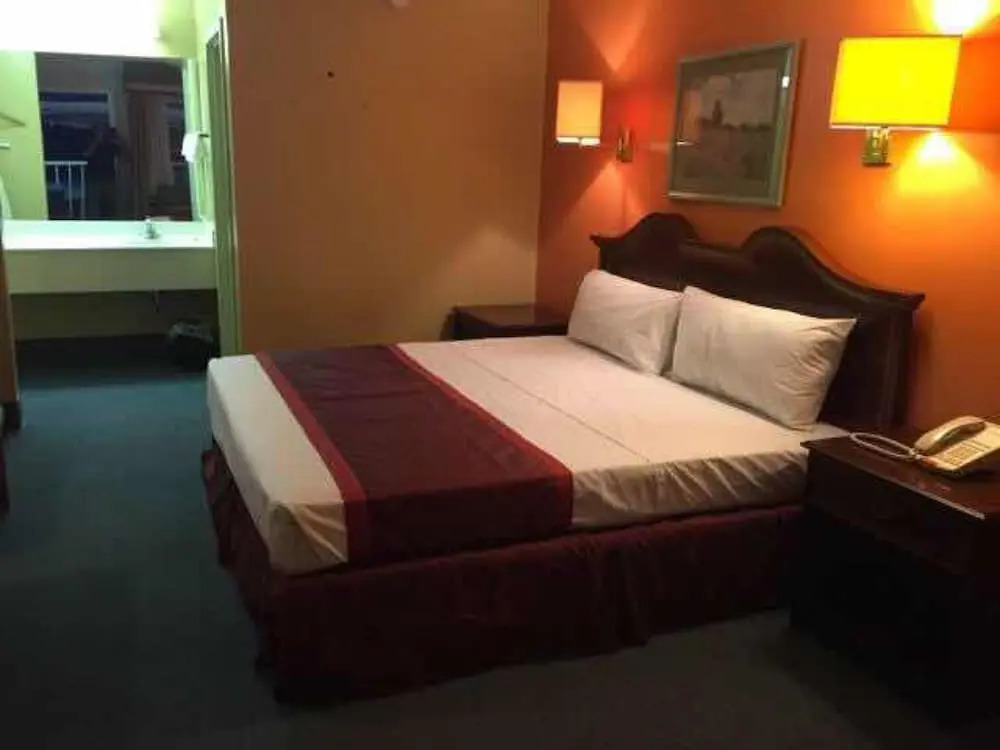 Motel 6 Bracey, VA I 85