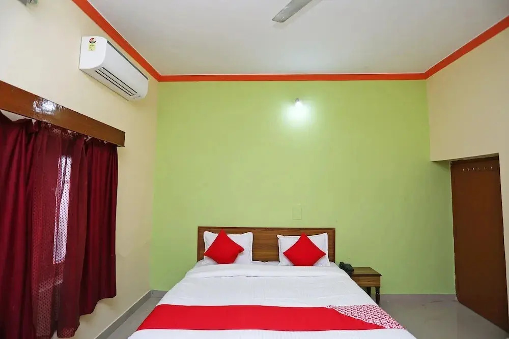 Hotel Green House by OYO