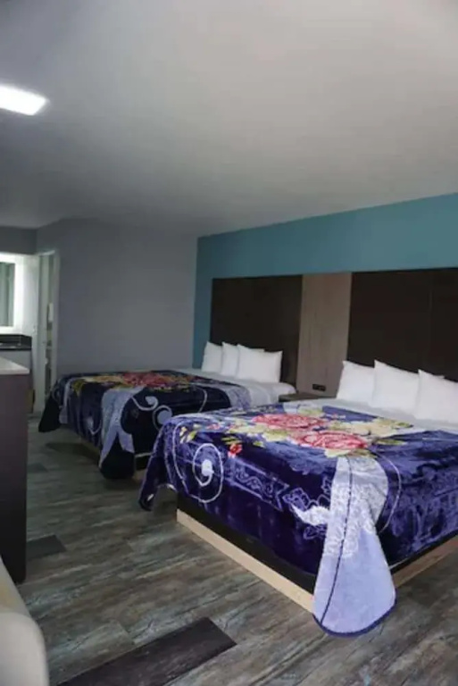 Thunderbird Motel