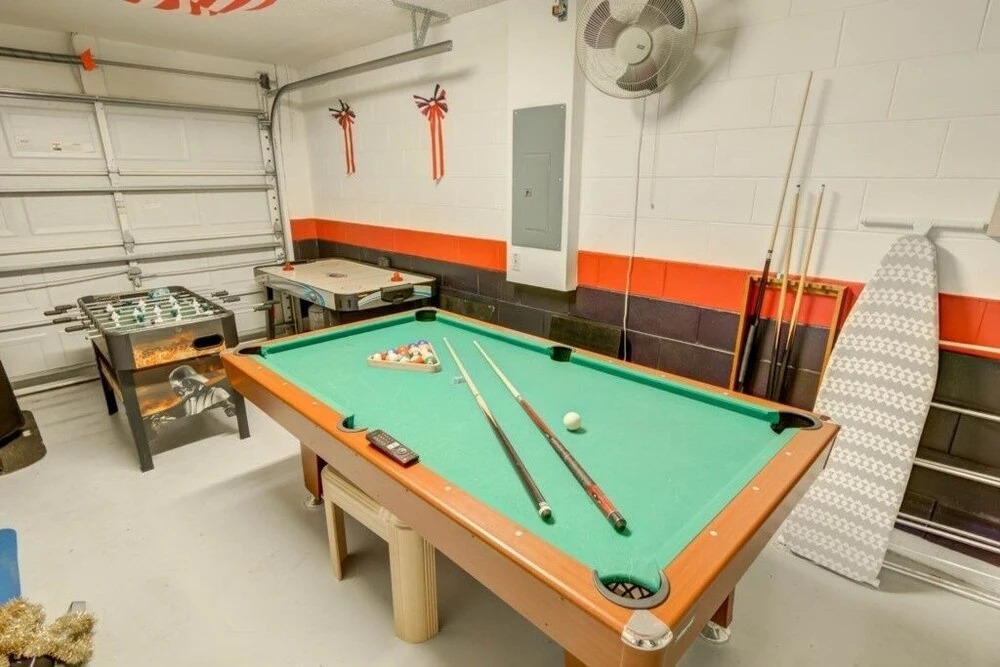 Private South Facing Pool With Game Room! 3 Bedroom Home