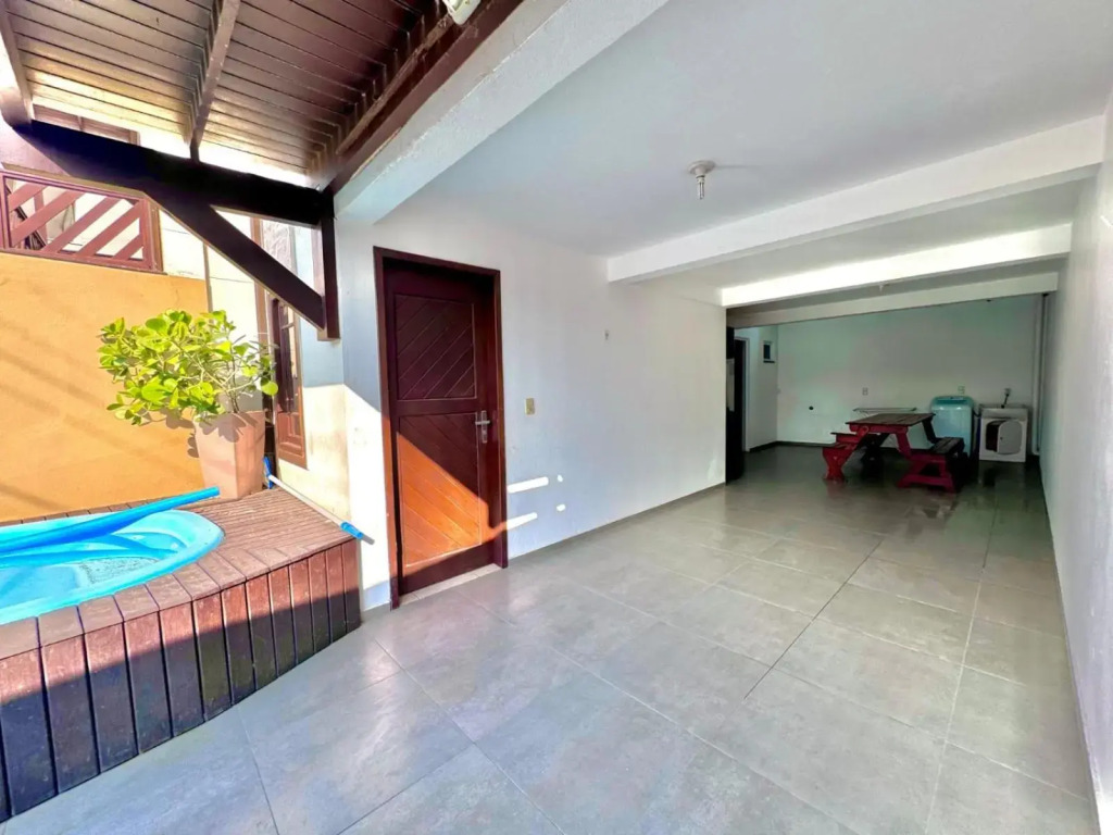 LINDO SOBRADO A 180mts DA PRAIA MARISCAL BOMBINHAS PISCINA 249-3
