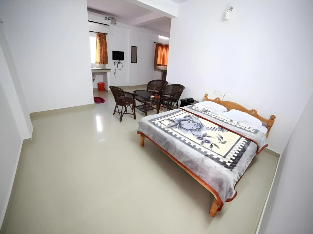 Dubai Hotel & Restaurant Kumarakom