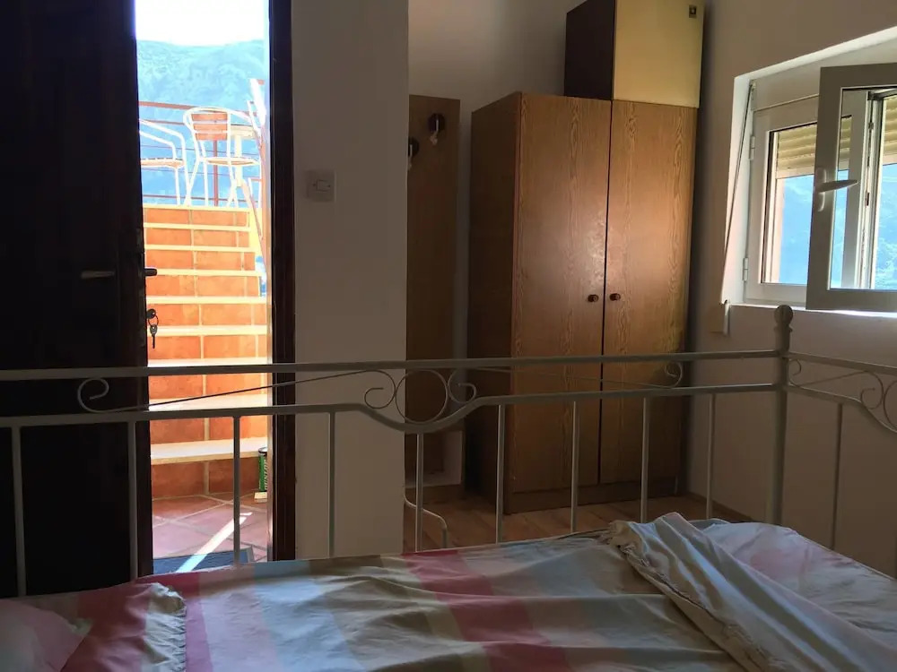 Neni Apartments